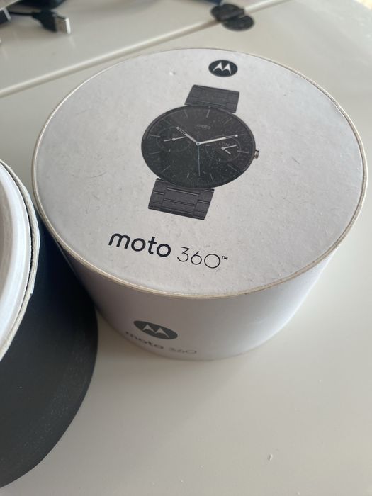 Relógio digital Moto 360