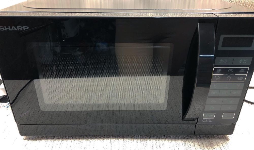 Мікрохвильовка з грилем Sharp R642BKW