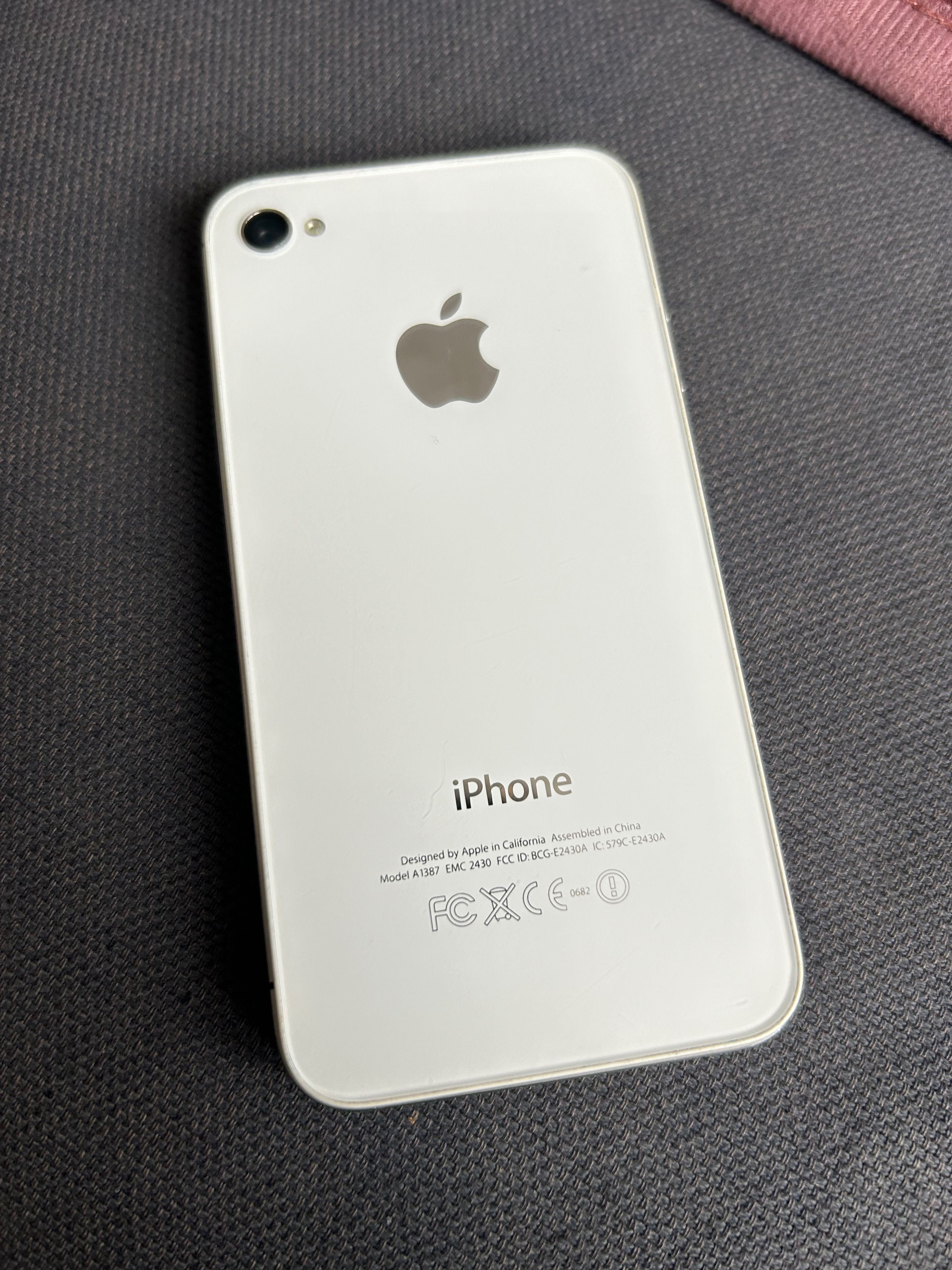 iPhone 4S 8GB używany