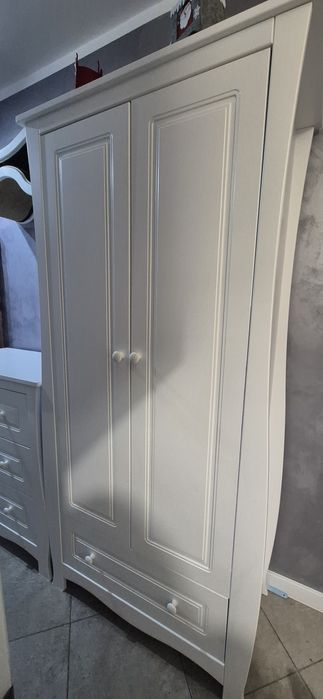 Solidna szafa i komoda