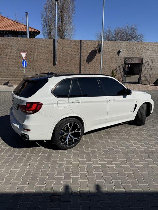 Продам БМВ  BMW X5 F15 M50D