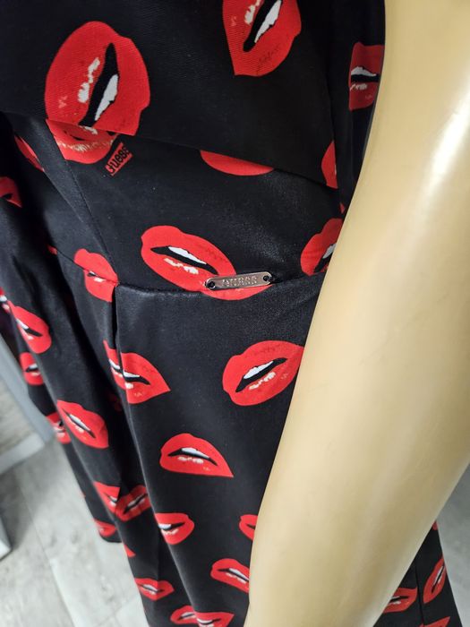 Kombinezon na lato elegancki Guess rozm M w usta