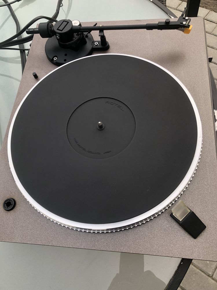 Gramofon rotel rp 1010