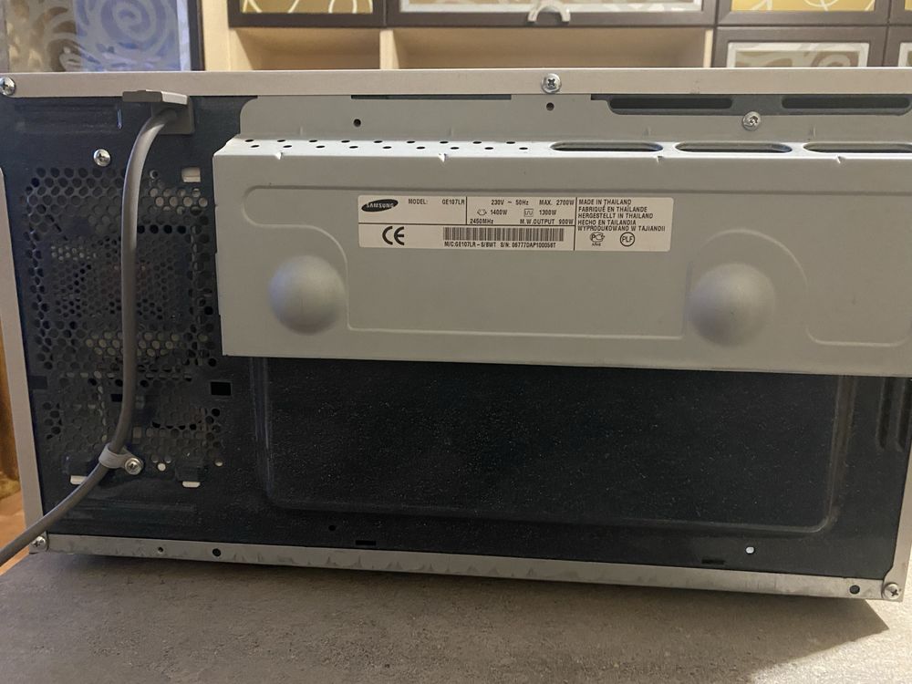 Мікрохвильова піч (СВЧ)Samsung Ge107LR 28 л.з грилем