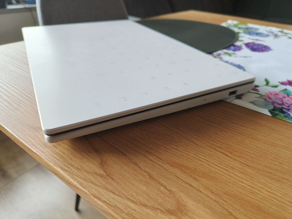 Laptop ASUS Vivobook E510KA BR147 - IDEALNY STAN, mało używany noteboo
