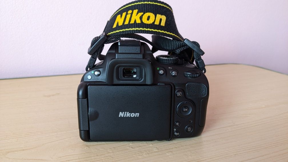 Nikon D5100 AF-S 18-55 G VR пробіг менше 2 тисяч,  з  картою на 64 Gb