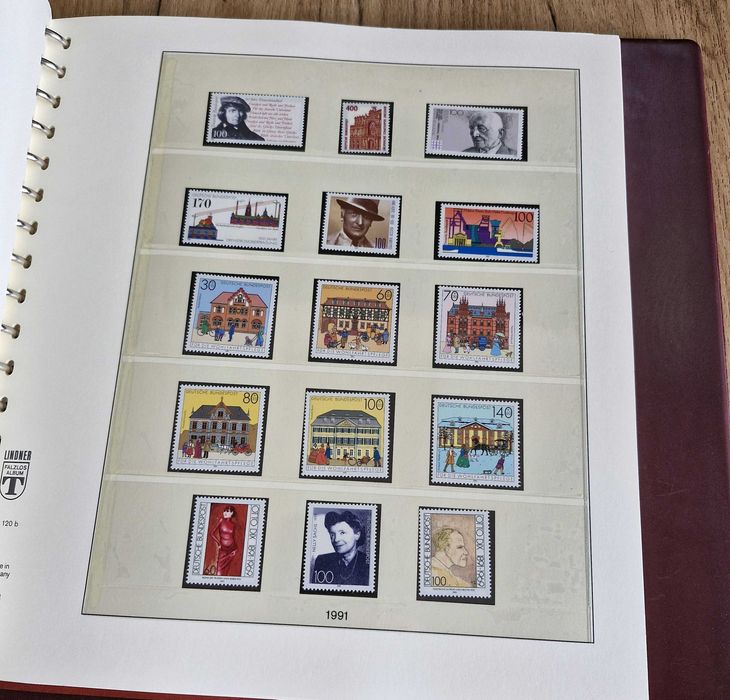 Znaczki pocztowe , klaser dedykowany Niemcy lata osiemdziesiąte