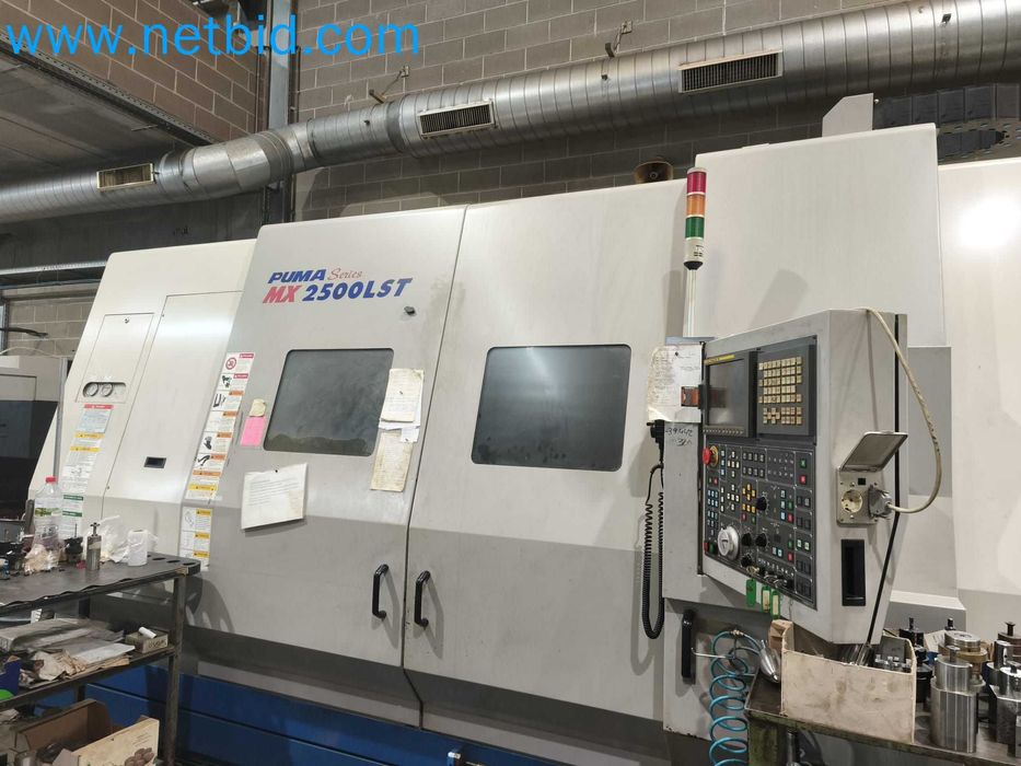 Centro de torneamento CNC DOOSAN PUMA MX 2500 LST