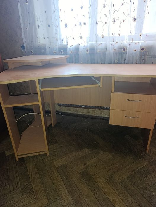 Продам Компьютерный стол