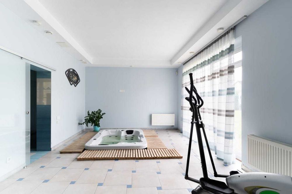 Продаж будинку 280 м.кв с.Великі Дмитровичі Обухівський р-н з ремонтом