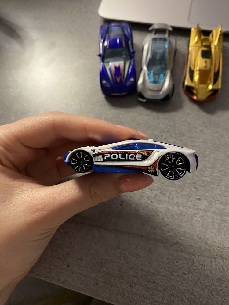 Машинки Hot Wheels