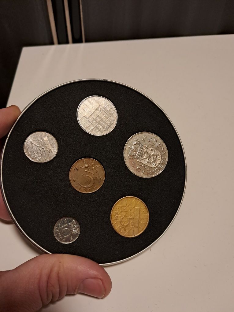 Монеты Нидерланды в футляре,  6 шт в наборе. Монети, монета