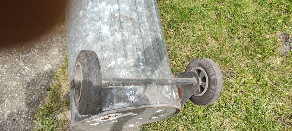 Kosz na śmieci stal