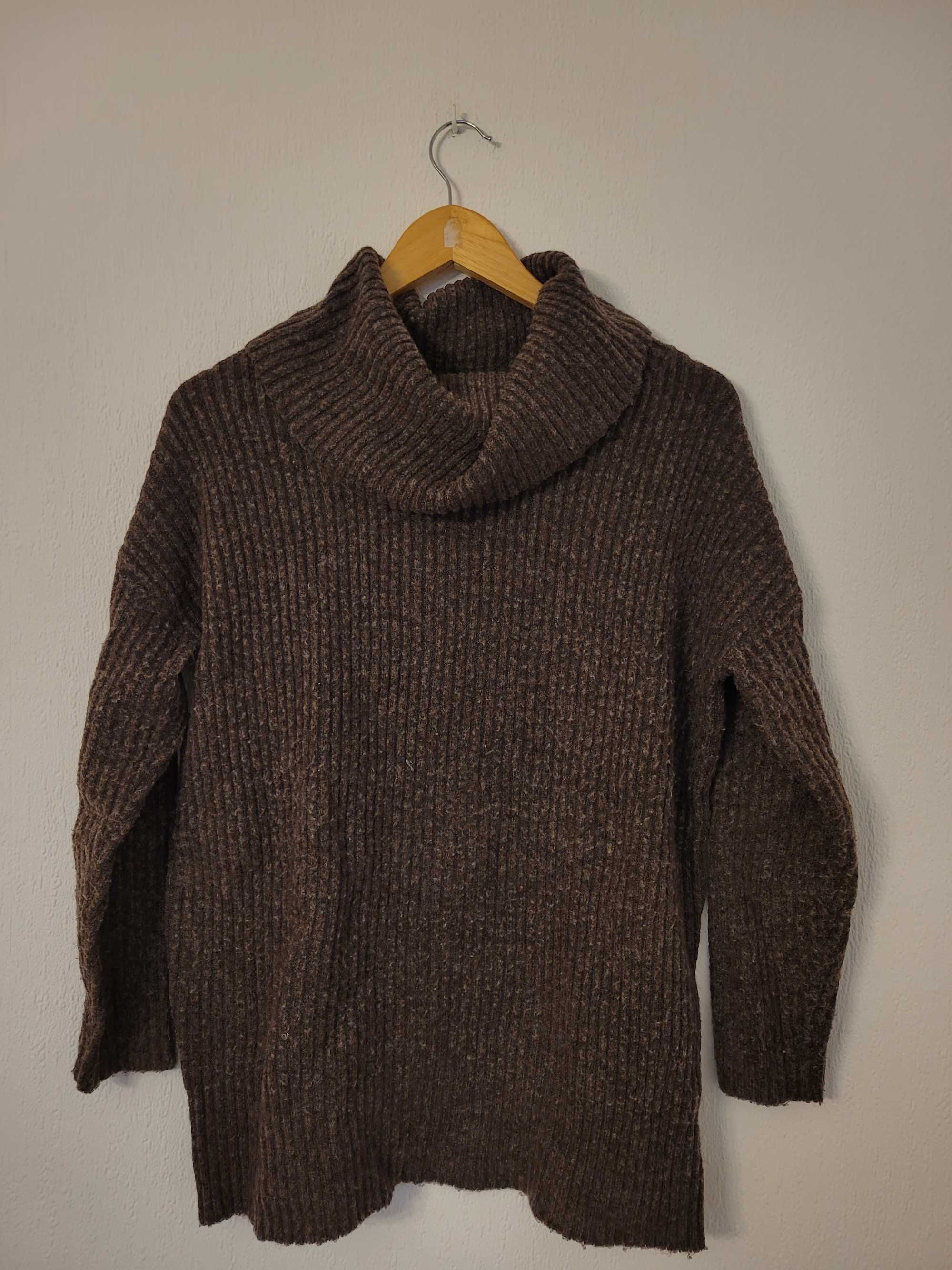 Sweter oversize z golfem