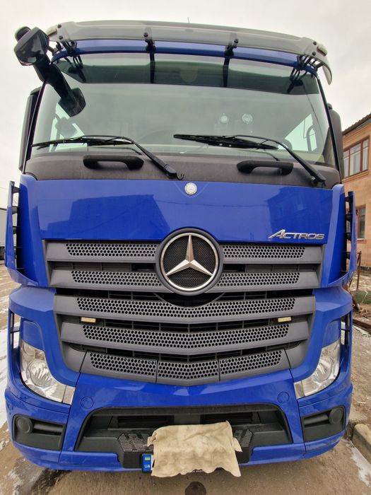 Тягач Mercedes Actros