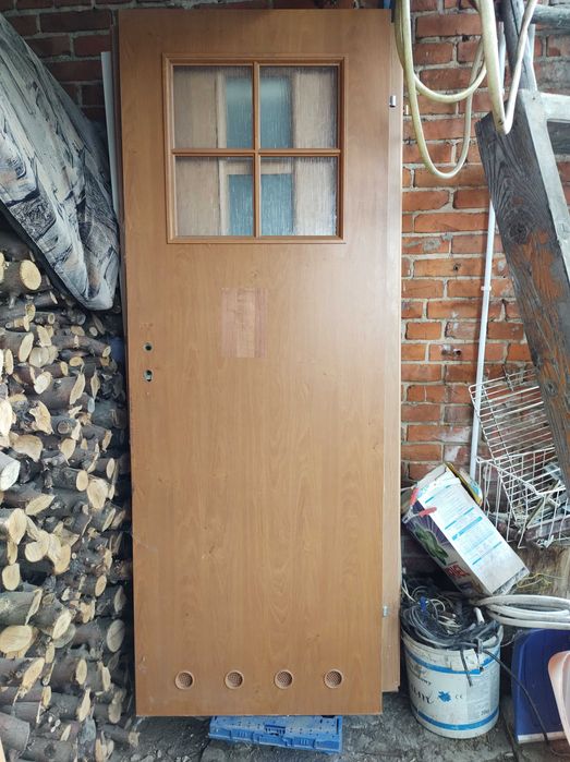 Sprzedam drzwi i okna