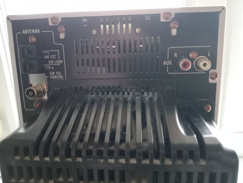 Музичний центр JVC з мощними колонками