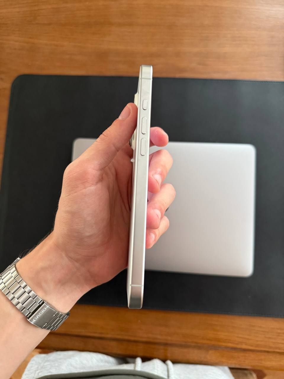 Продам iPhone 16 Pro Max 256GB