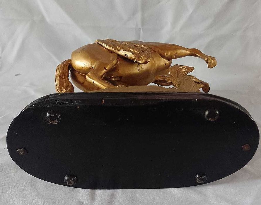 Estatua dourada com cavalo altura 41cm depois escultor francês Coustou