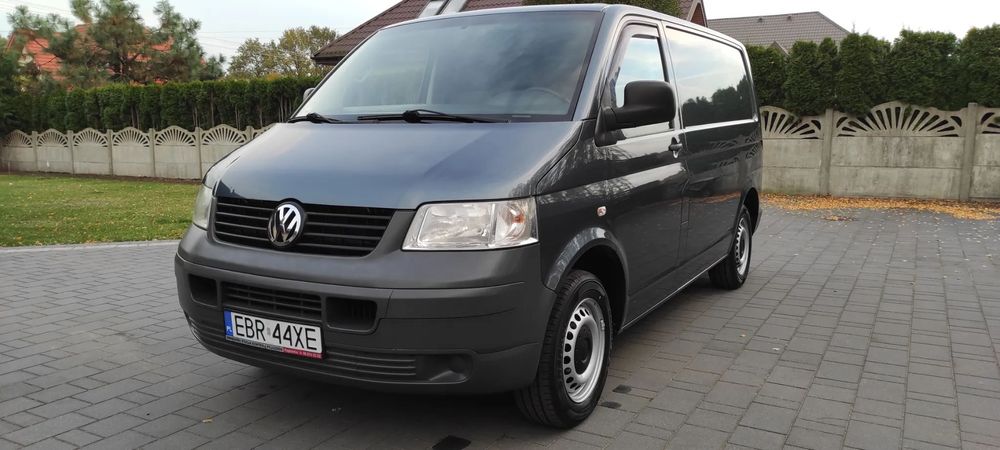 Volkswagen Transporter T5  VW Transporter T5 1.9TDI Rok 2010 Blaszak