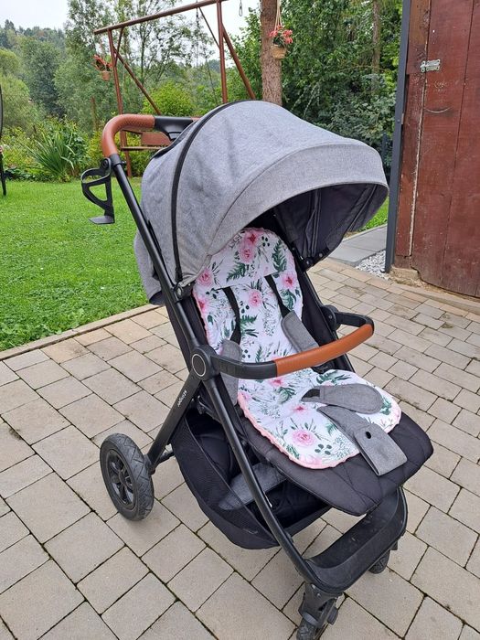 Dzień dobry na sprzedasz mam wózek spacerowy 4 baby