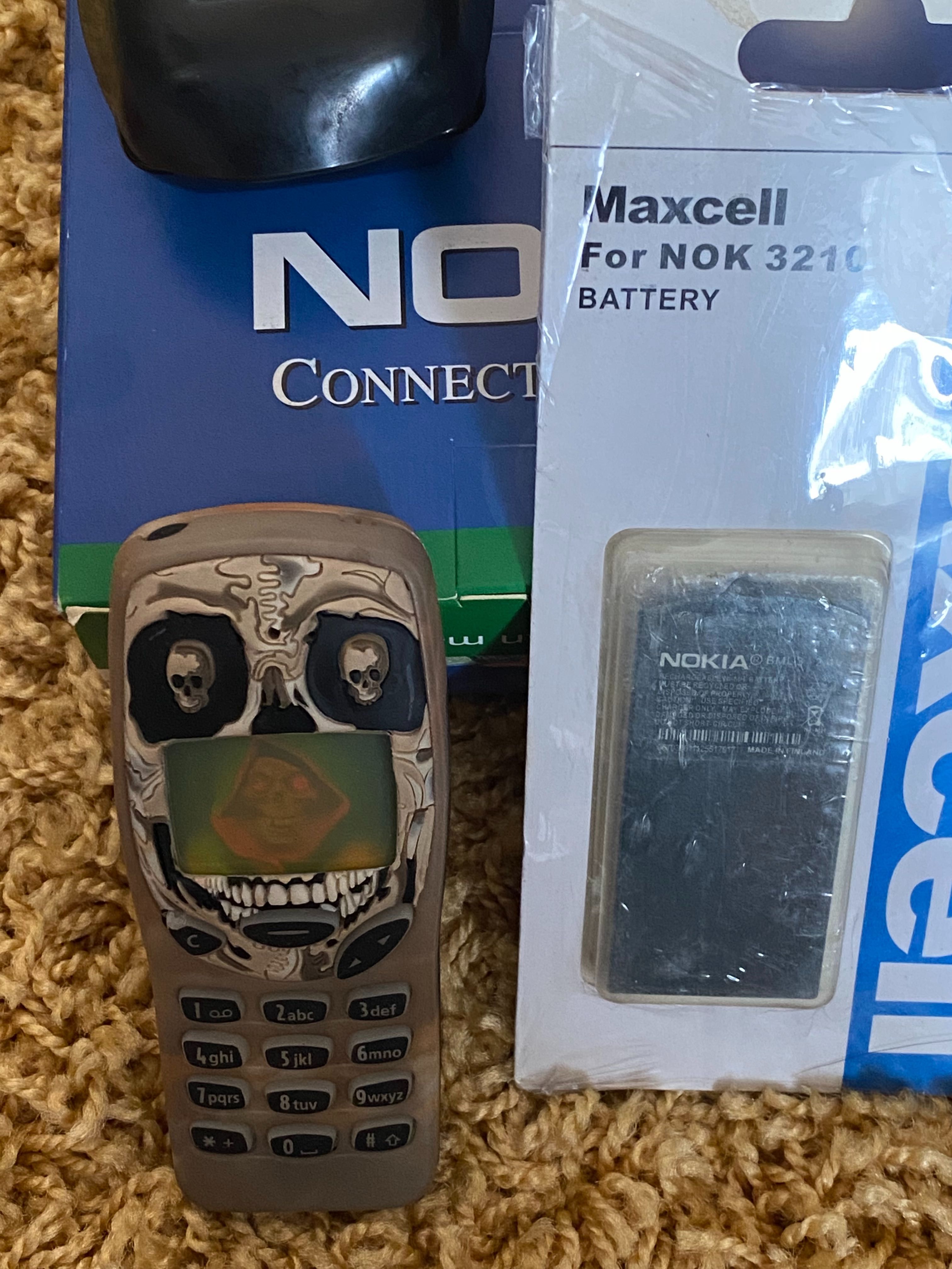 Nokia 3210 Limited Edition Skull. Старший брат 3310 . Один экземпляр