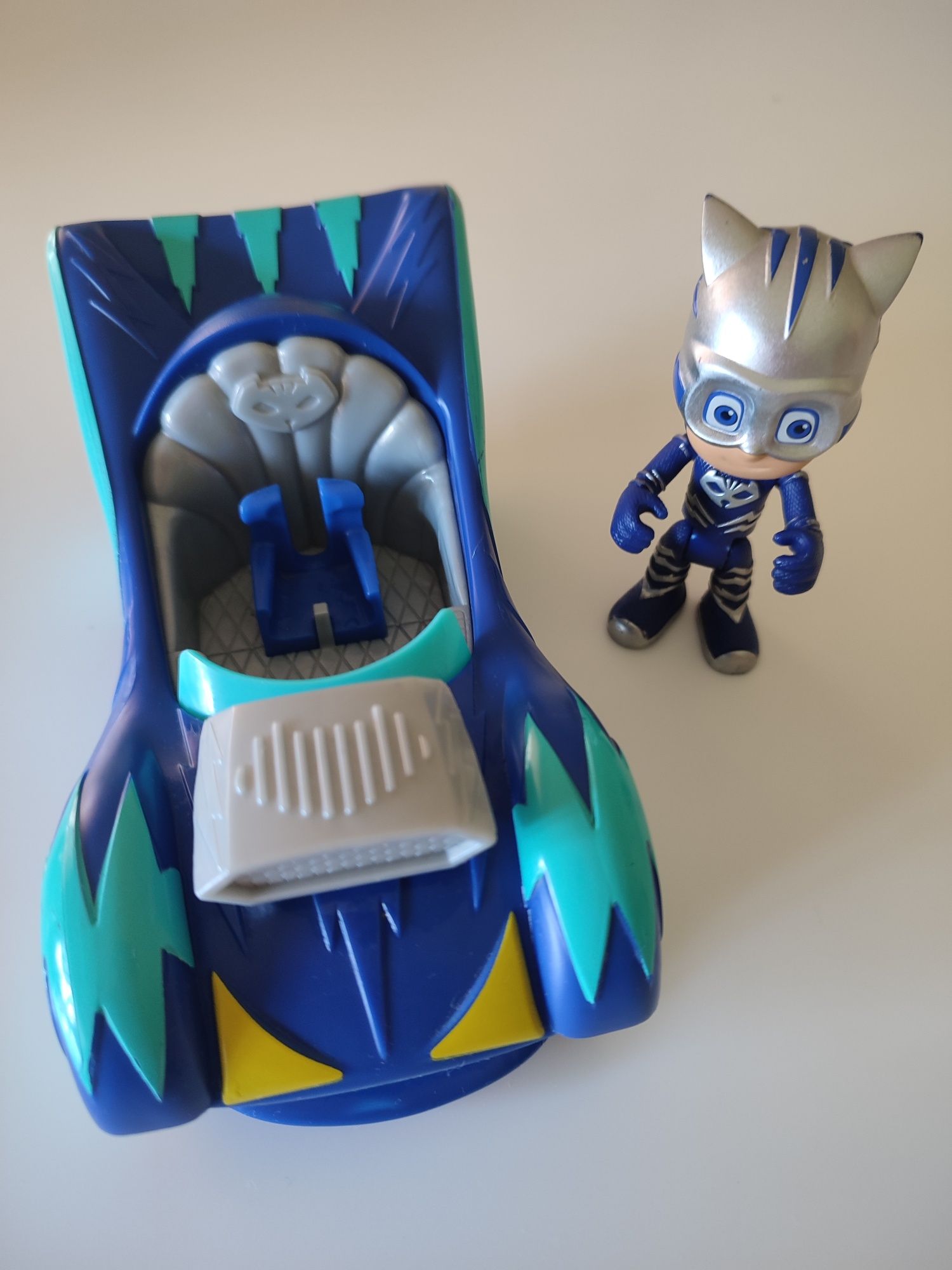 Carro PJ Masks com CatBoy