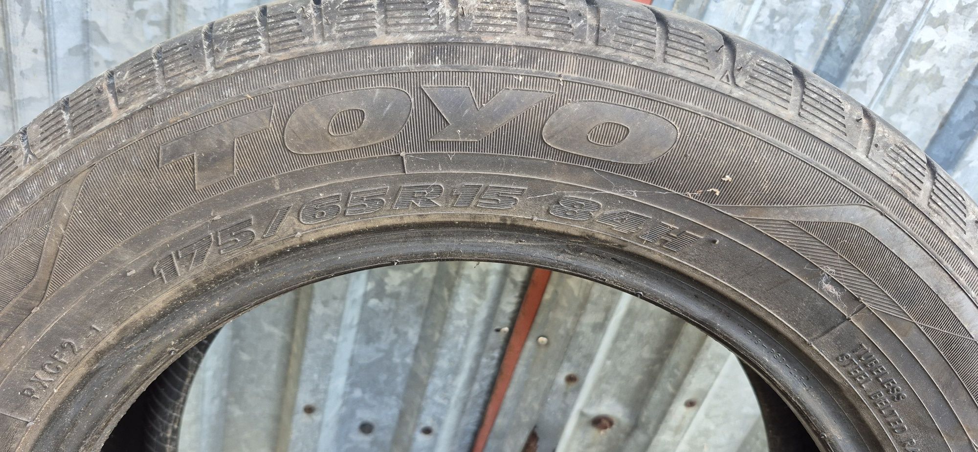 Komplet opon letnich toyo 175/65 R15
