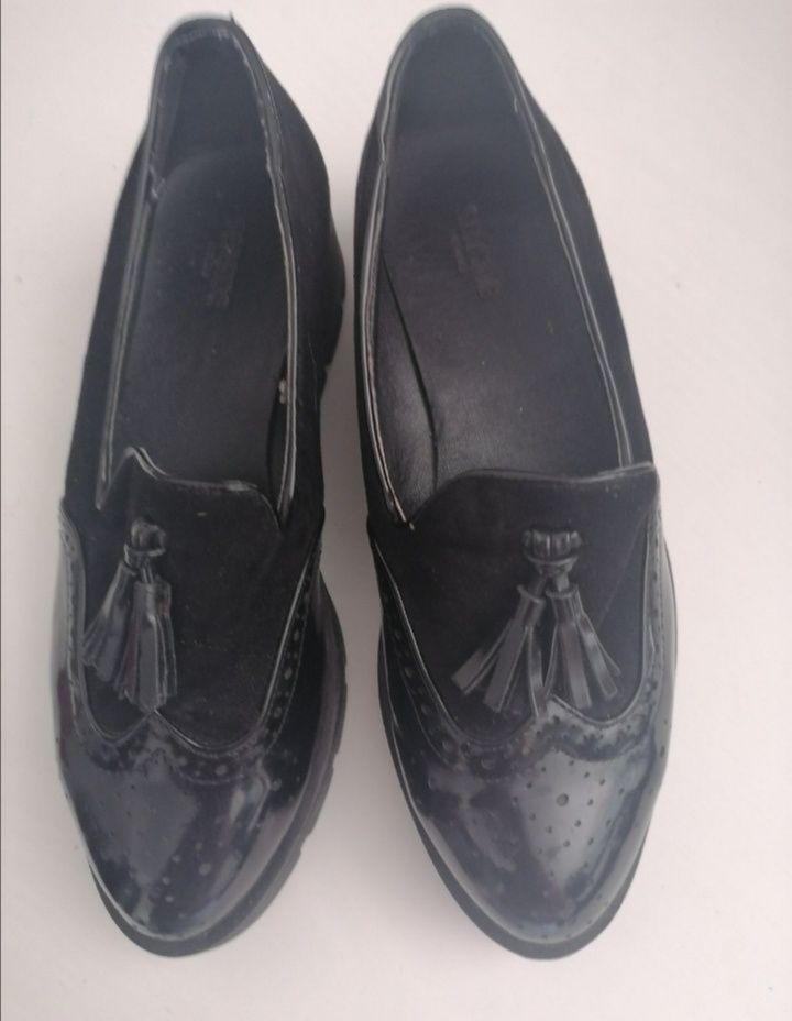 Sapatos de Senhora em Verniz