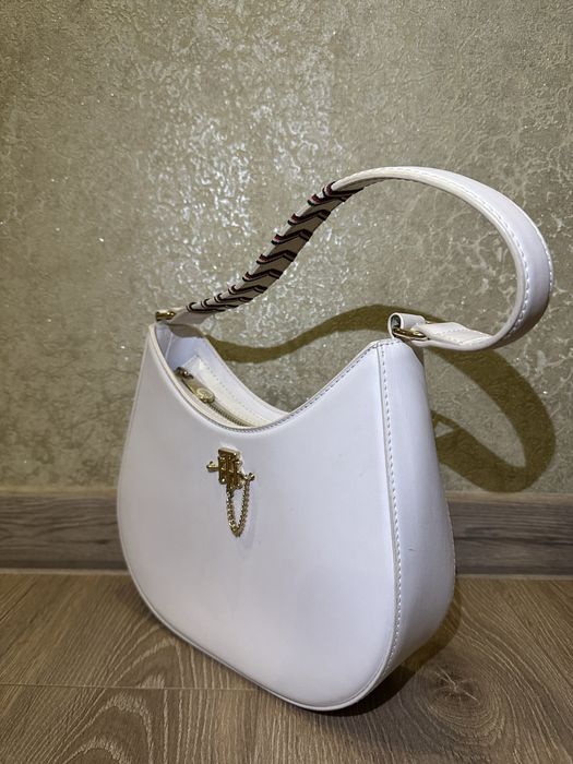 Біла сумка Tommy Hilfiger