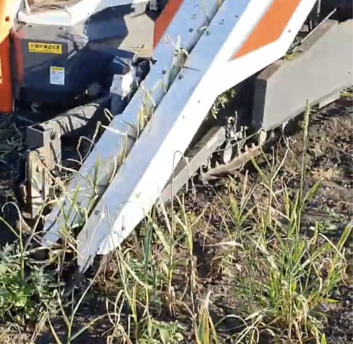 Iseki чеснокоуборщик лукоуборщик морковоуборщик