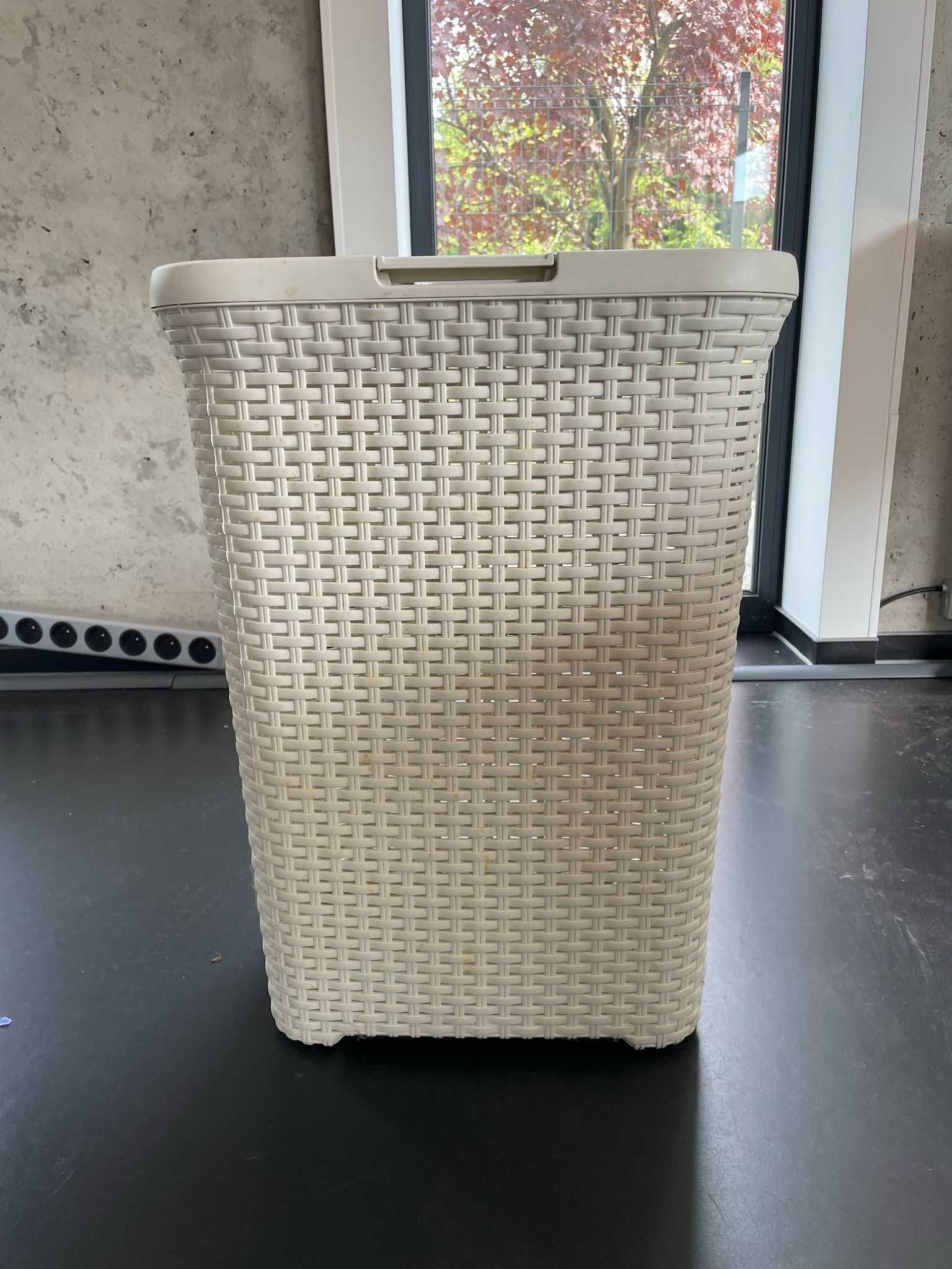 CURVER - kosz na pranie - stan BDB! - 2 sztuki wymiary - 44x33x60,5