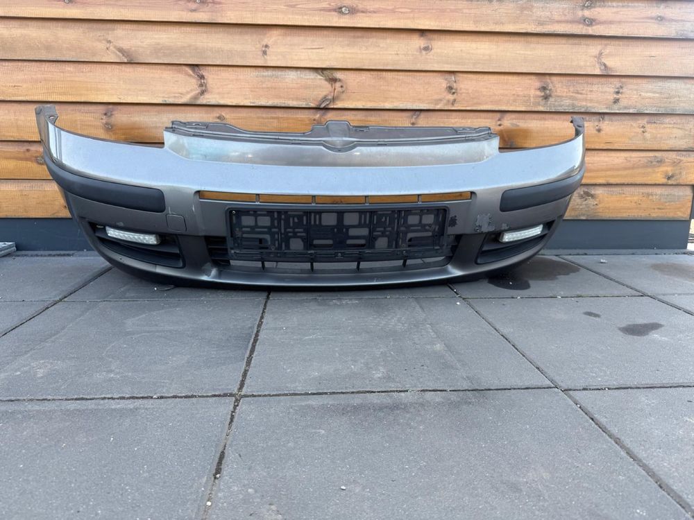 Fiat Panda 2 II zderzak przedni przód 695
