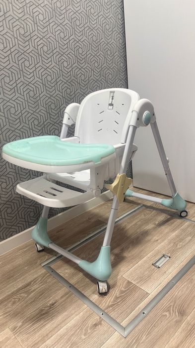 Стільчик для годування
