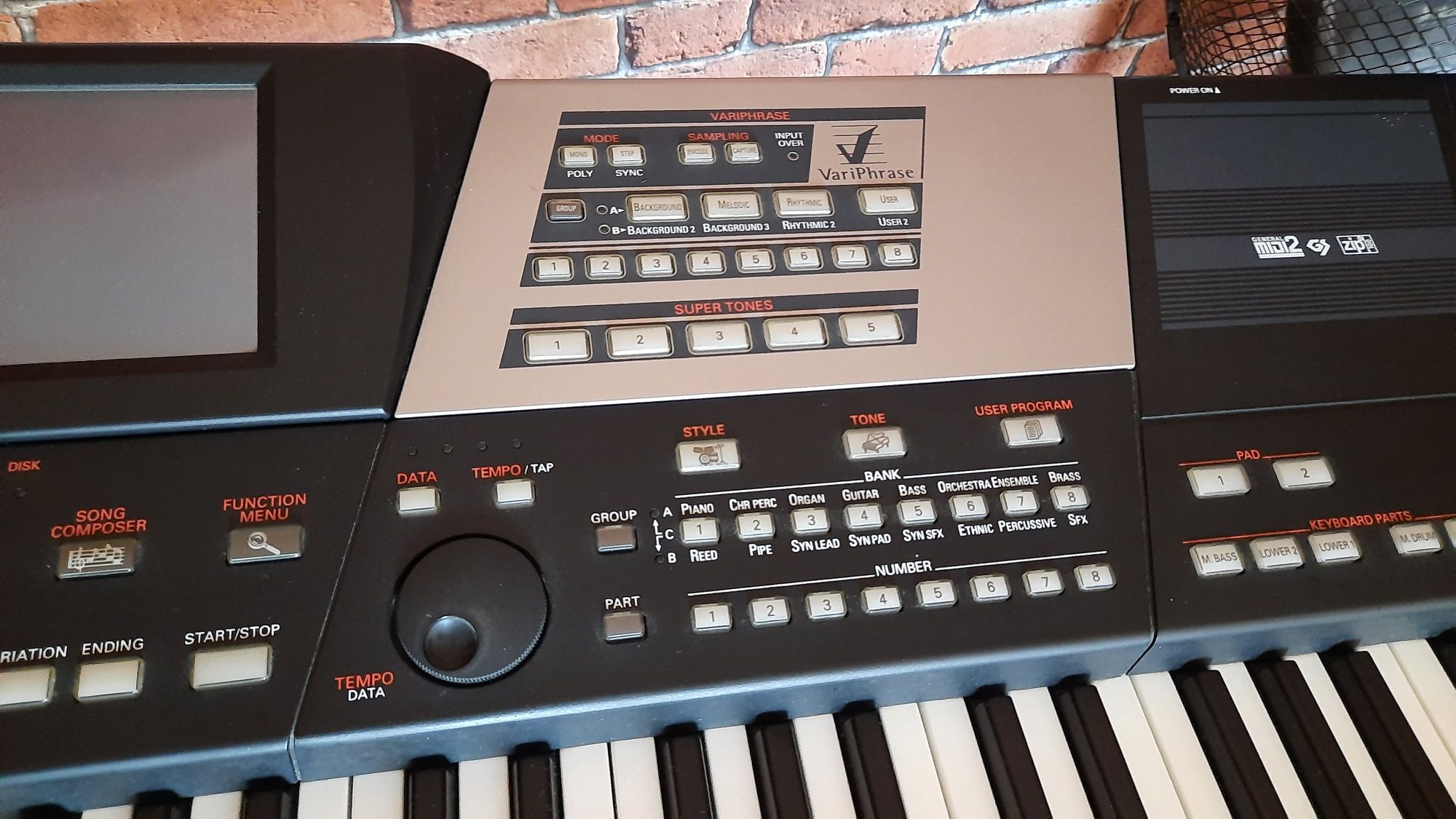 Roland VA-76 keyboard
