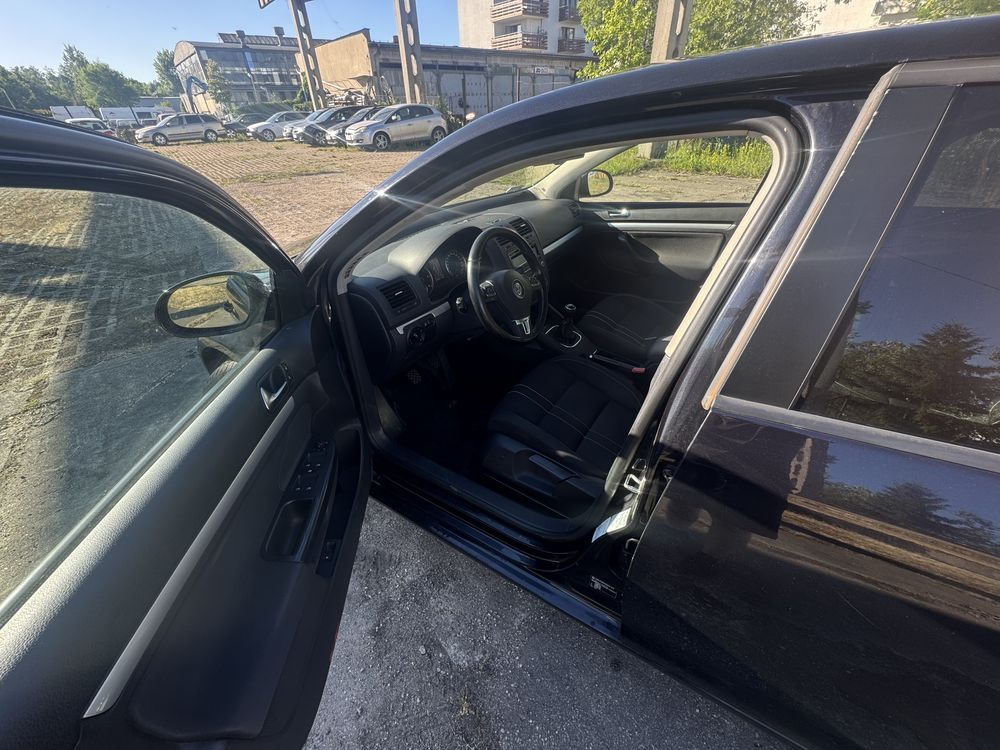 Volkswagen Jetta 1.6 TDI 2010r. manual/klima/tempomat/hak/podgrzewanie