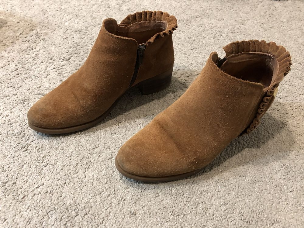 Botins em pele cor camel