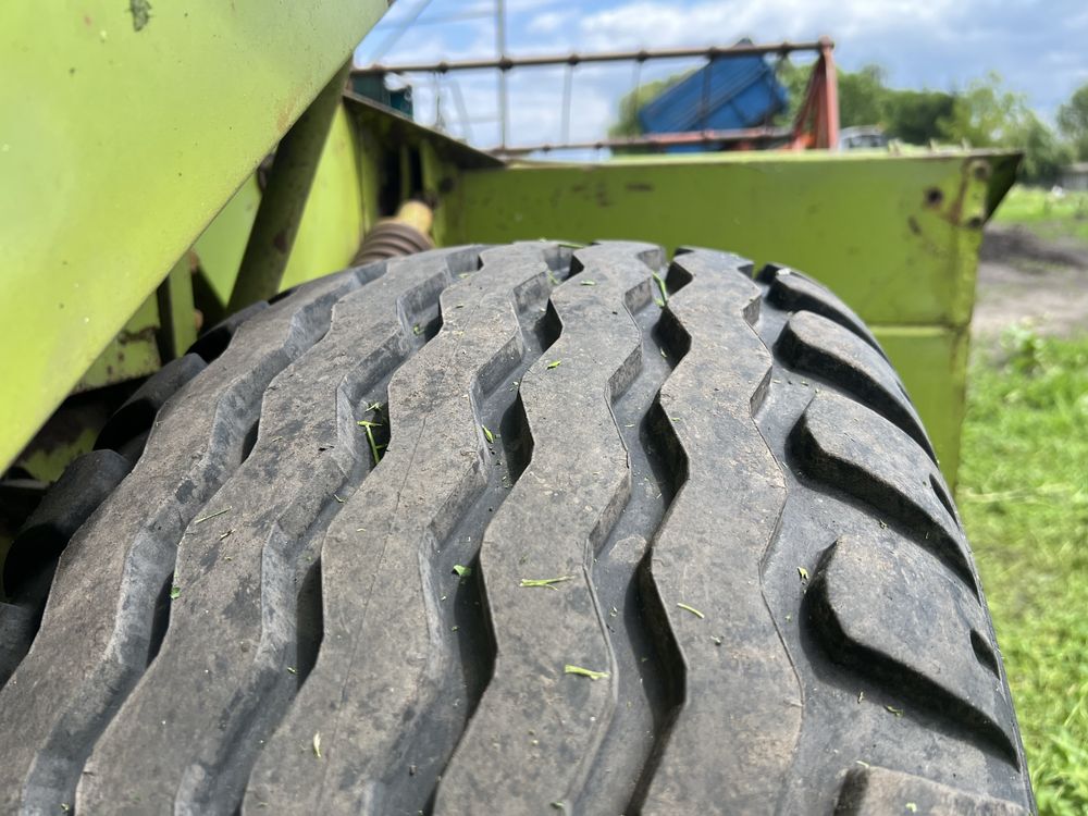 Комбайн Claas compact 25