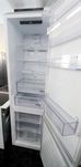Холодильник із нижньою морозильною камерою 60см RCHA386K30W Beko