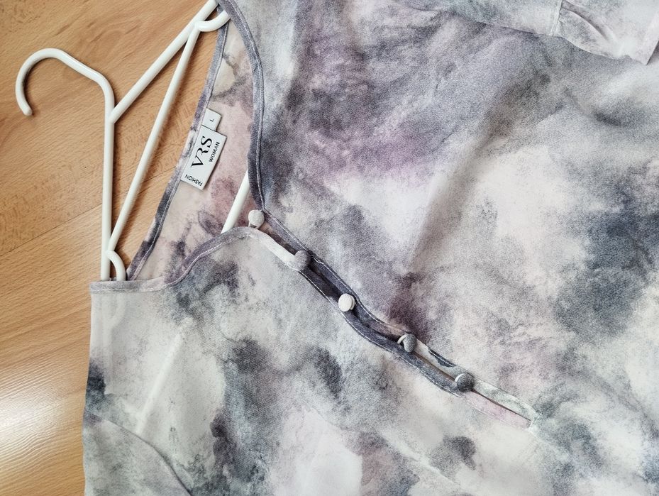 Śliczna letnia sukienkę firmy VRS w rozmiarze L.