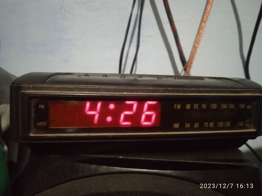 Часы  цифровые Led