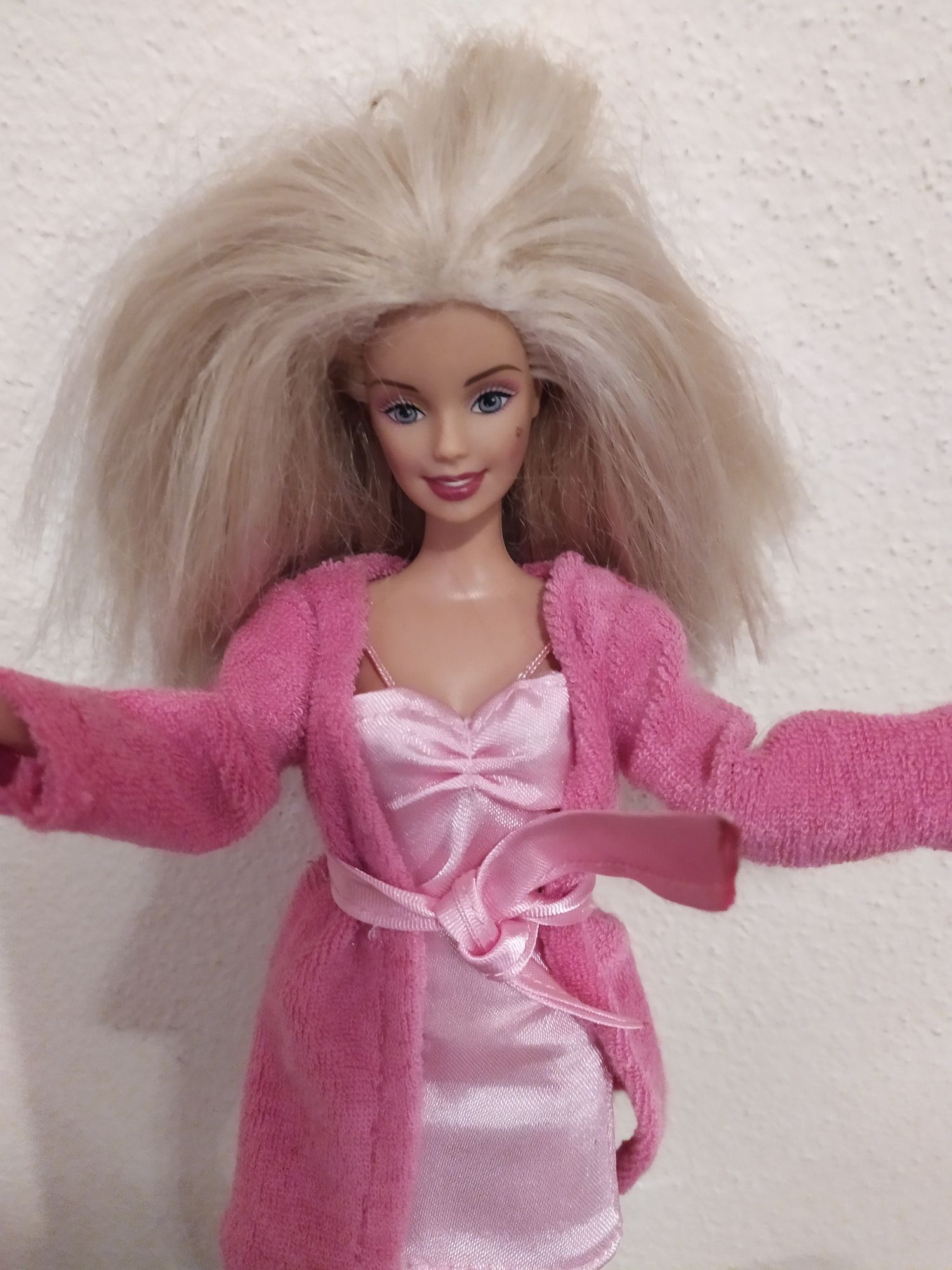 Lalka Barbie z telefonem komórkowym