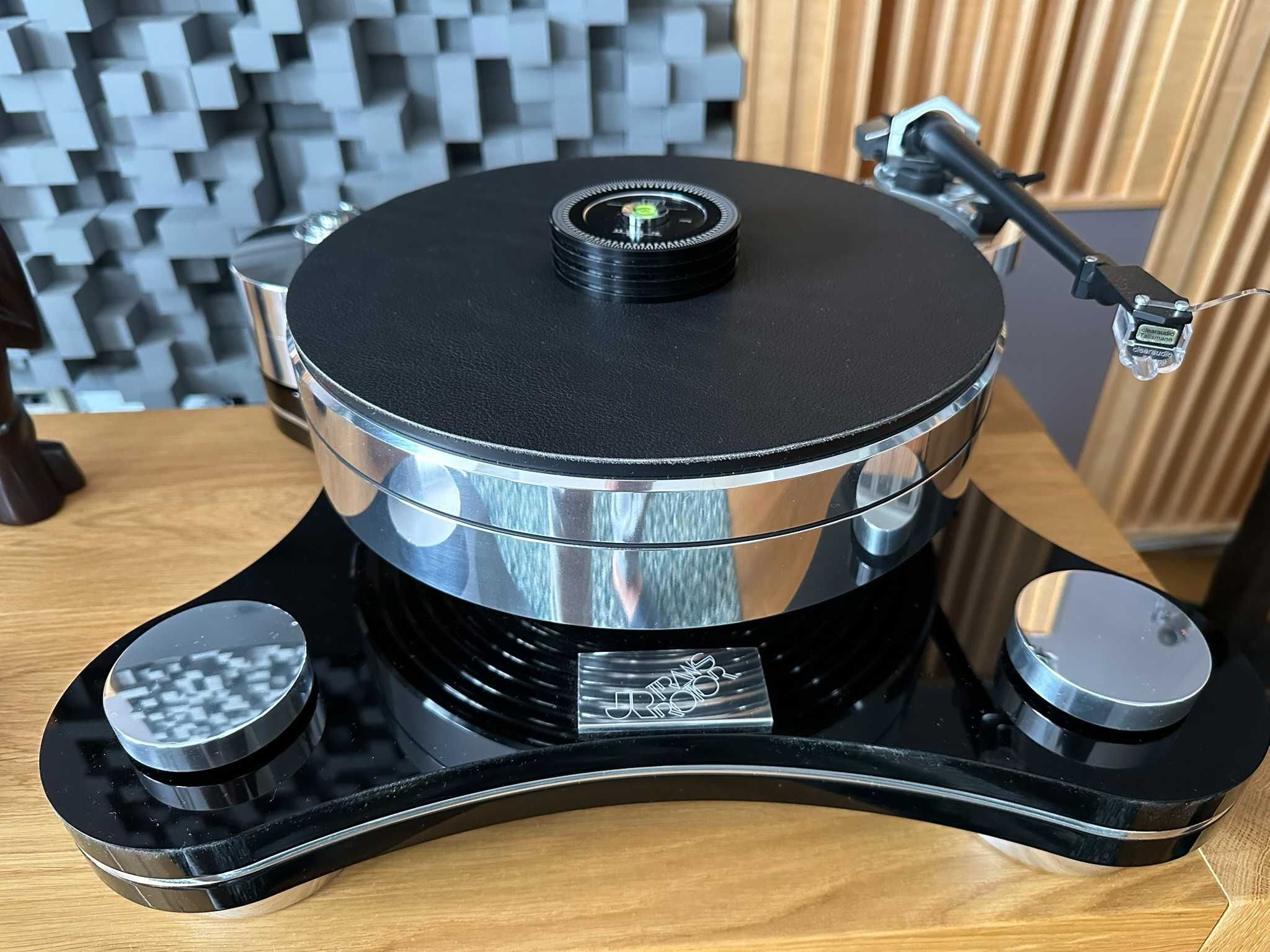 Docisk gramofonowy produkcji JR Audio o masie 260g