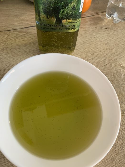 7,85€ 1 л / Олія з кусочками оливок Греція / Оливковое масло