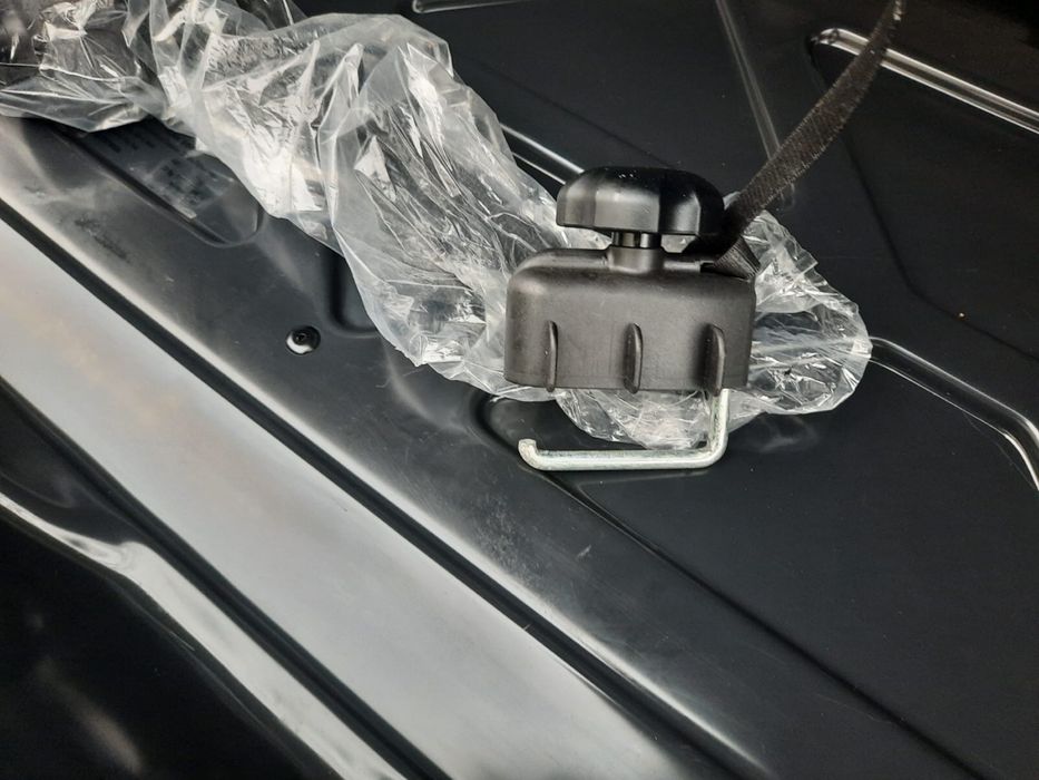 Автобокс багажник Silver line карбоновий 225/70/41