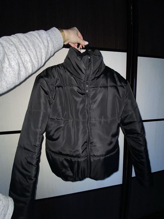 Чорна куртка