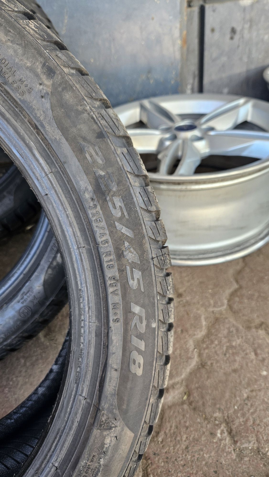 Продам резину 225/45 r18 pirelli sotto sottozero 3