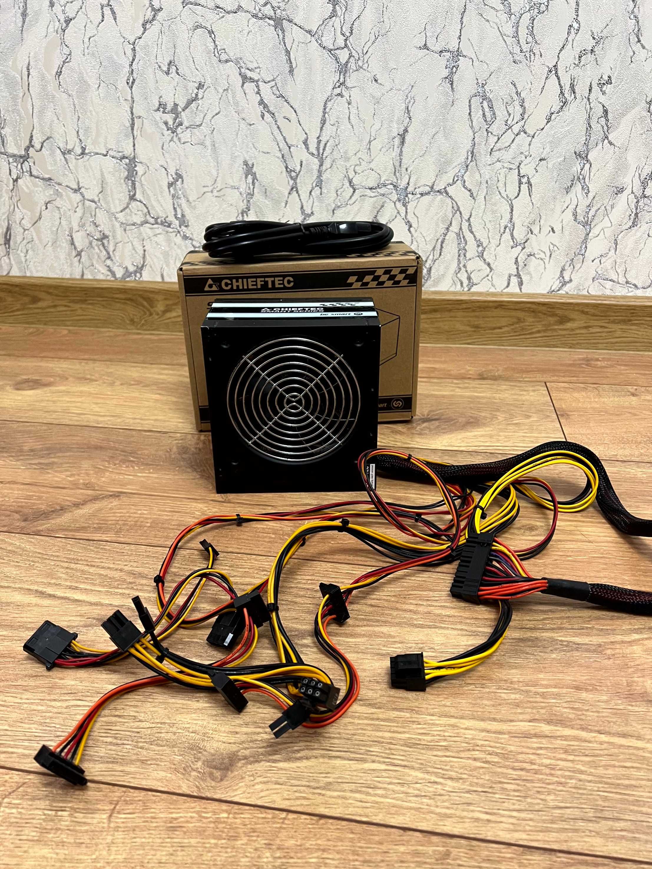 Блок живлення Chieftec GPS-600A8 600W