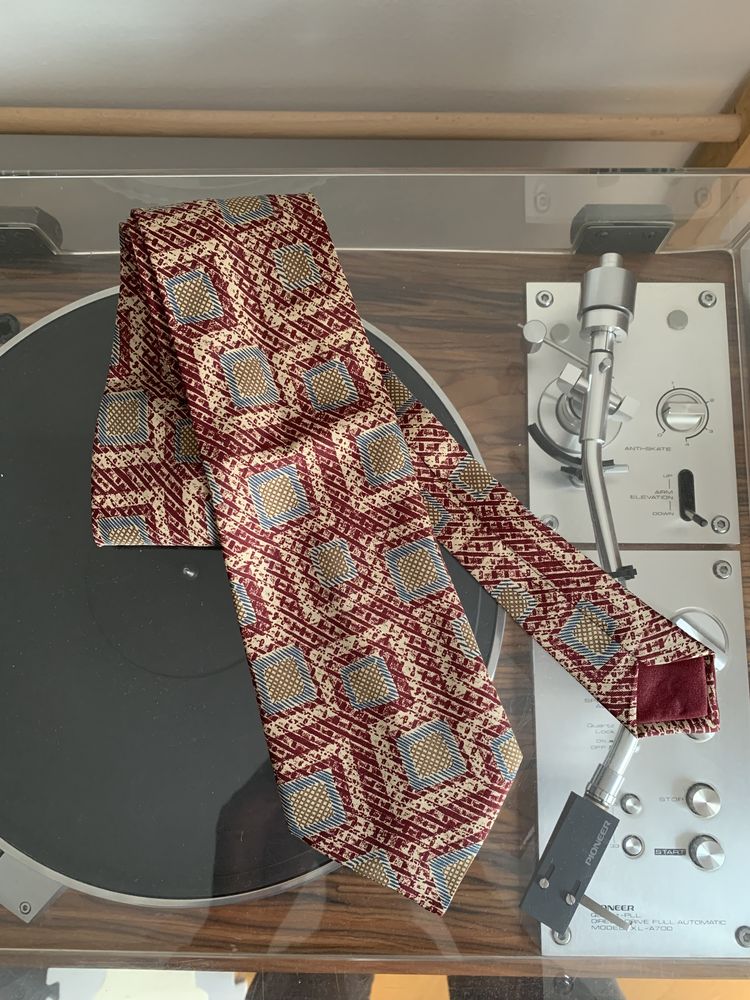 Jedwabny krawat vintage