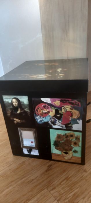 Pudełko,  szkatułka z szufladkami